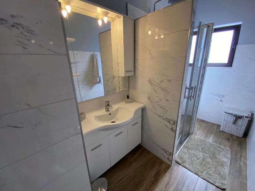 Solis Apartment *