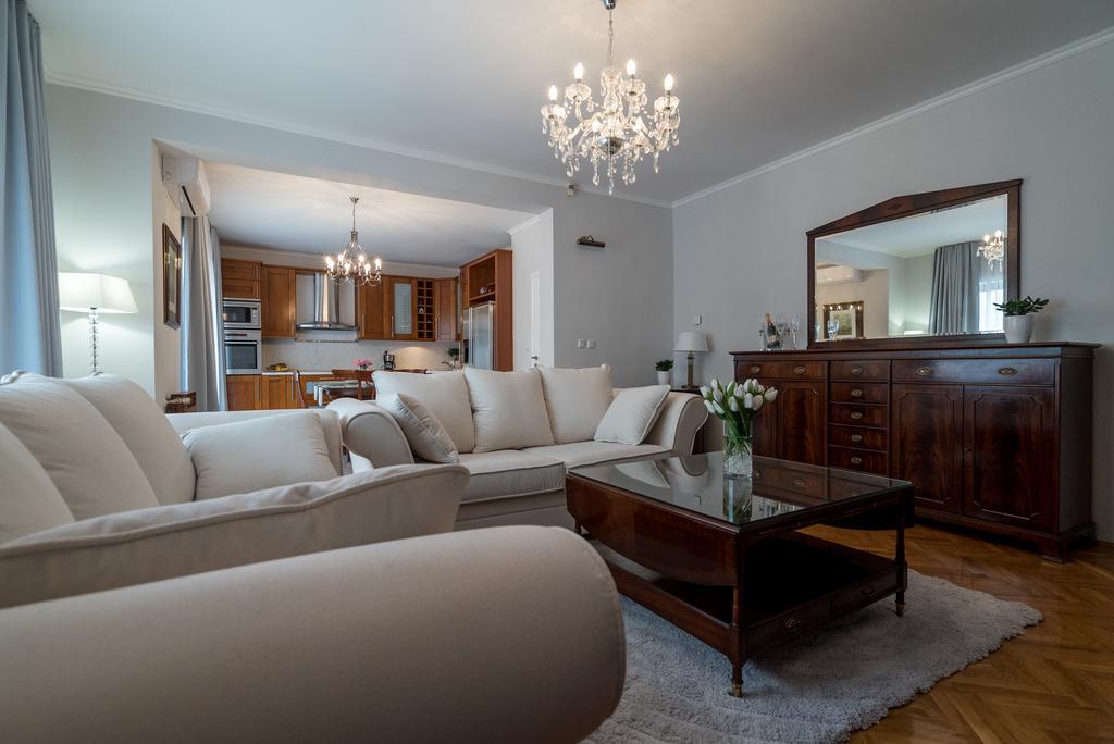 Solis Apartment *